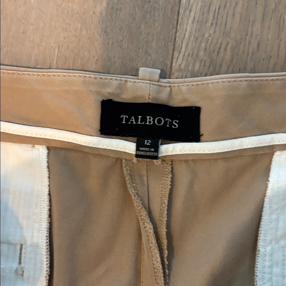 Talbots Classic Beige Shorts - Picture 5 of 6
